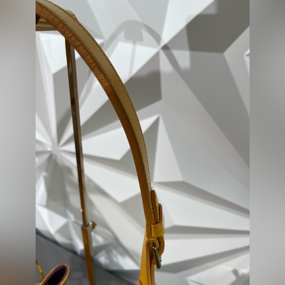 Louis Vuitton Yellow Epi Noe Bucket Drawstring Bag - Picture 6 of 16